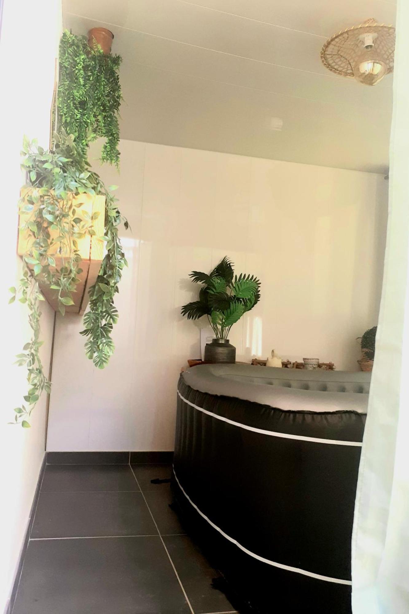 Duplex Avec Jacuzzi * Aumelas